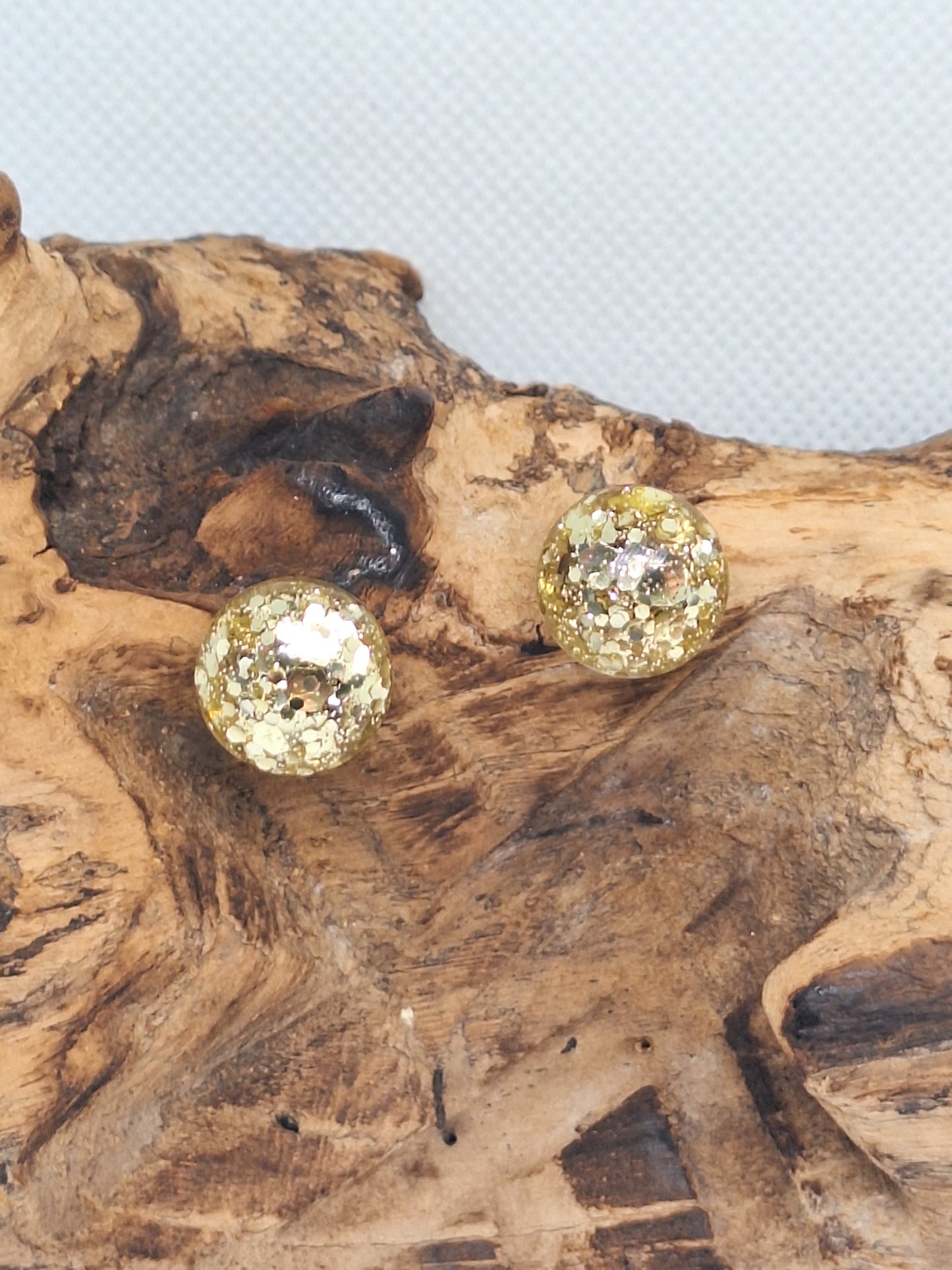 Kuldne kuma – glitterkõrvarõngad